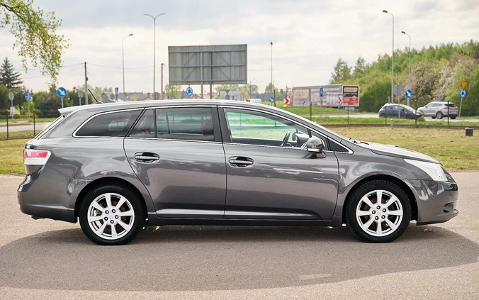 Toyota Avensis cena 28900 przebieg: 214000, rok produkcji 2009 z Sieradz małe 742